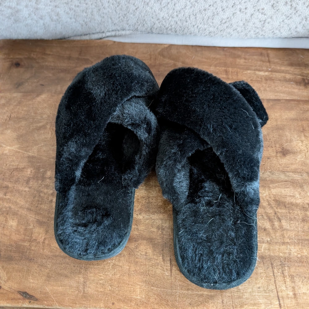 Fuzzy Slippers - Picture 2 of 4